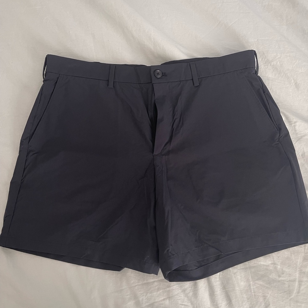 Gap Tech 6” Shorts